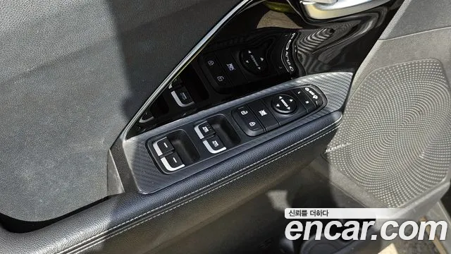 Kia Niro 2017 — фото 17