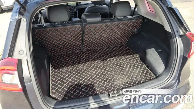 Kia Niro 2017 — фото 20
