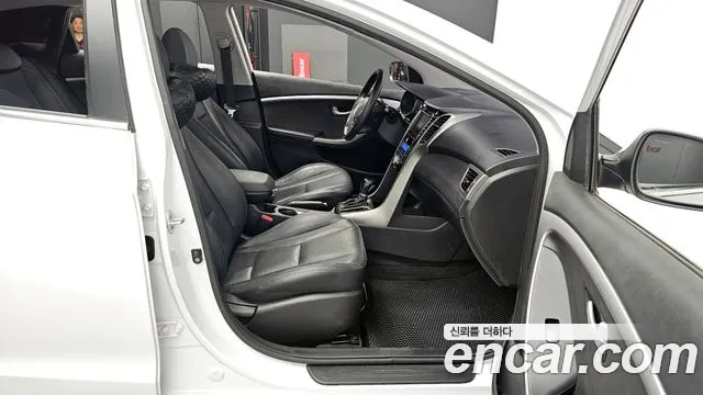 Hyundai i30 2015 — фото 17