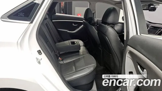 Hyundai i30 2015 — фото 18