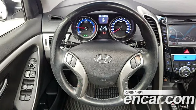 Hyundai i30 2015 — фото 19