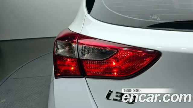 Hyundai i30 2015 — фото 9