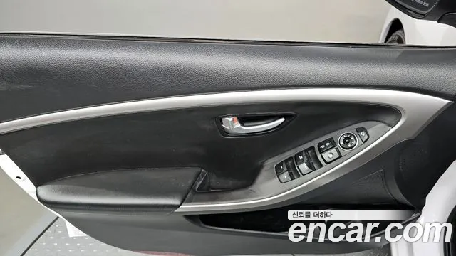 Hyundai i30 2015 — фото 14