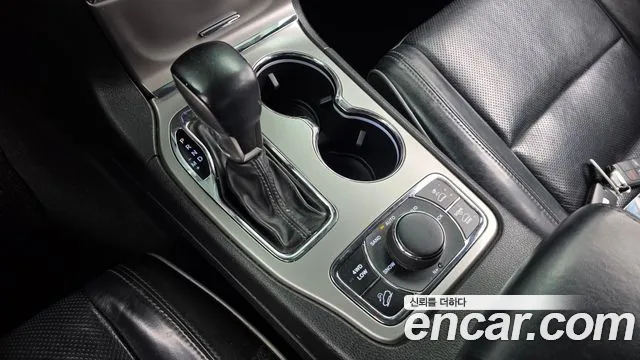 Jeep Cherokee 2020 — фото 9