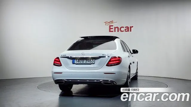 Mercedes-Benz E-Class 2017 — фото 4