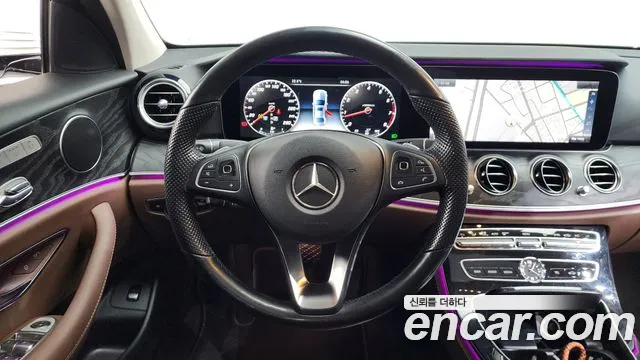 Mercedes-Benz E-Class 2017 — фото 12