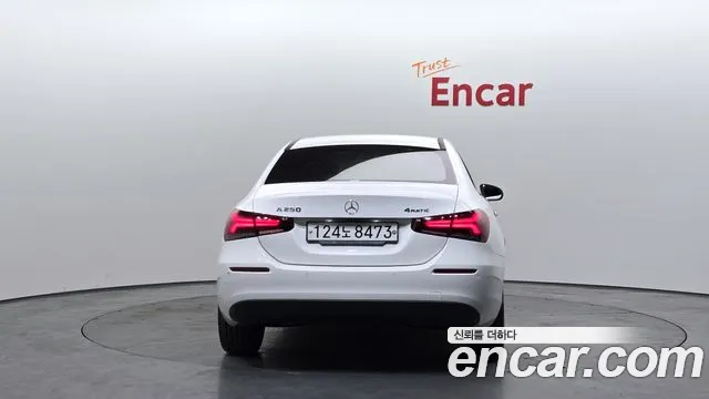 Mercedes-Benz A-Class 2020 — фото 4