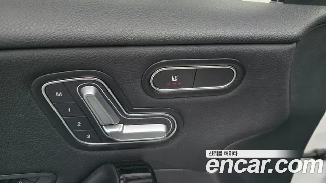 Mercedes-Benz A-Class 2020 — фото 17