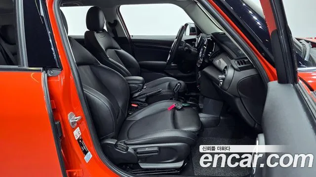 Mini Cooper 2021 — фото 16