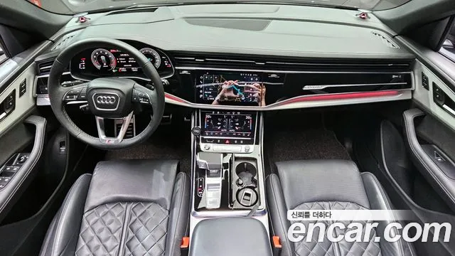 Audi Q8 2023 — фото 10