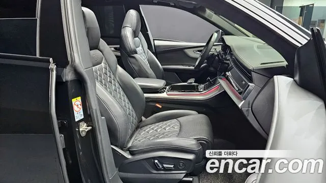 Audi Q8 2023 — фото 16
