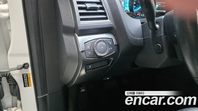 Ford Explorer 2018 — фото 15