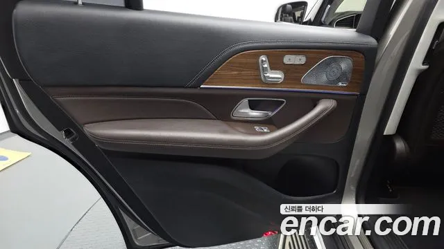 Mercedes-Benz GLS-Class 2021 — фото 15