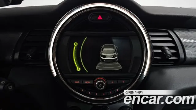 Mini Cooper 2016 — фото 16
