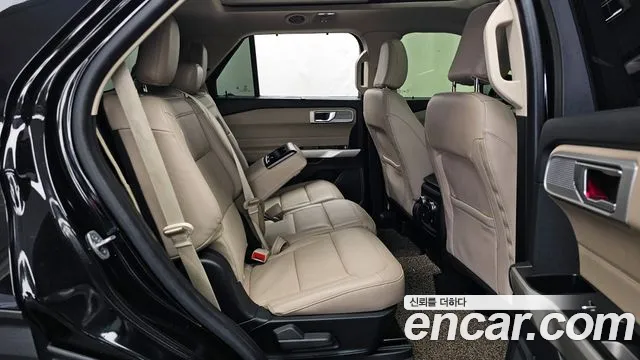 Ford Explorer 2022 — фото 18