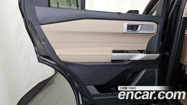 Ford Explorer 2022 — фото 15