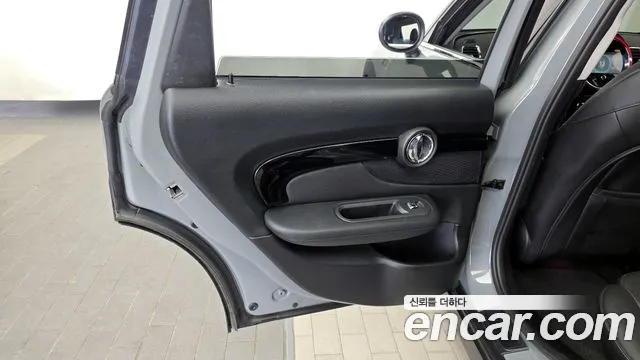 Mini Clubman 2023 — фото 15