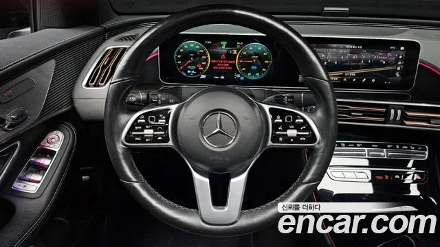 Mercedes-Benz EQC 2020 — фото 18