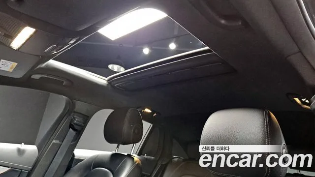 Mercedes-Benz EQC 2020 — фото 19