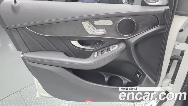 Mercedes-Benz GLC-Class 2023 — фото 14