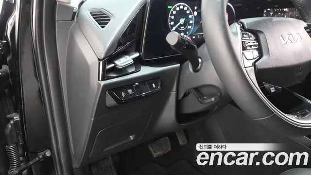 Kia Niro 2024 — фото 15