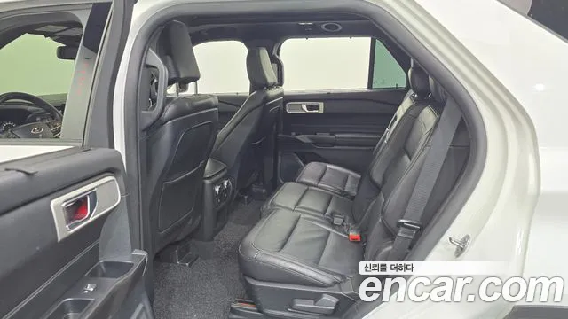 Ford Explorer 2020 — фото 11