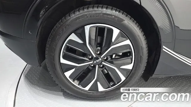 Kia EV6 2023 — фото 5