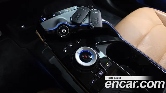 Kia EV6 2023 — фото 12