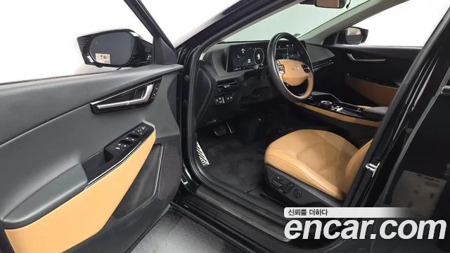 Kia EV6 2023 — фото 13