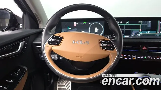 Kia EV6 2023 — фото 19