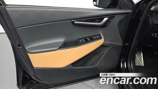 Kia EV6 2023 — фото 14