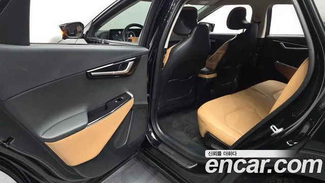 Kia EV6 2023 — фото 16