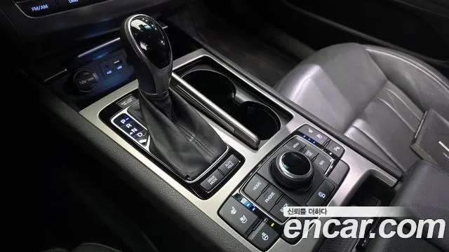 Hyundai Genesis 2015 — фото 12