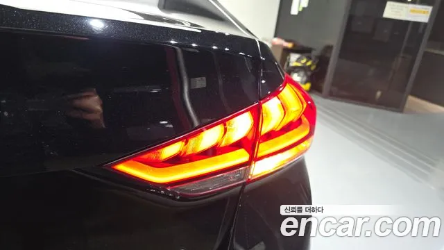 Hyundai Genesis 2015 — фото 9