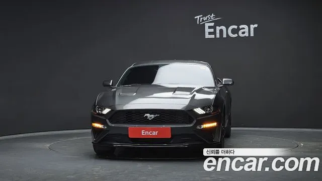 Ford Mustang 2020 — фото 3