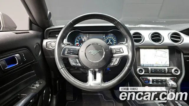 Ford Mustang 2020 — фото 18