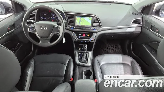 Hyundai AVANTE 2016 — фото 10