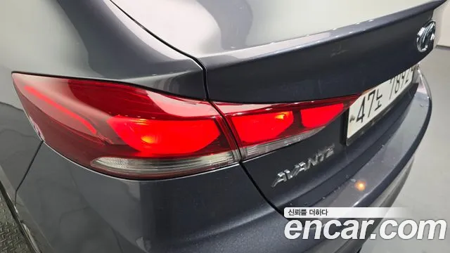 Hyundai AVANTE 2016 — фото 9