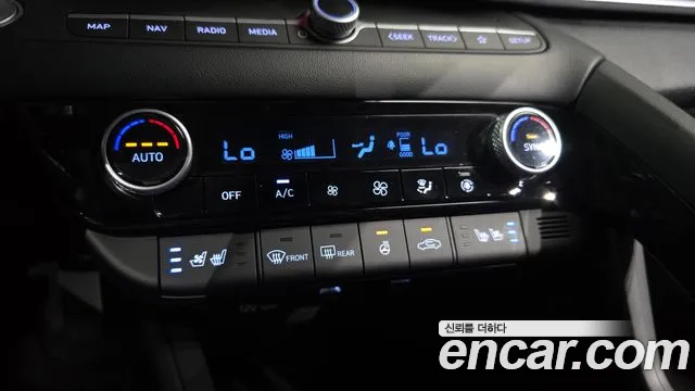 Hyundai AVANTE 2021 — фото 16