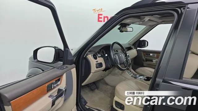 Land Rover Discovery 2015 — фото 10