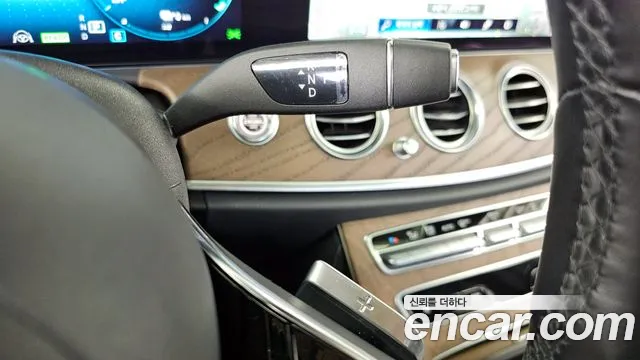 Mercedes-Benz E-Class 2021 — фото 11