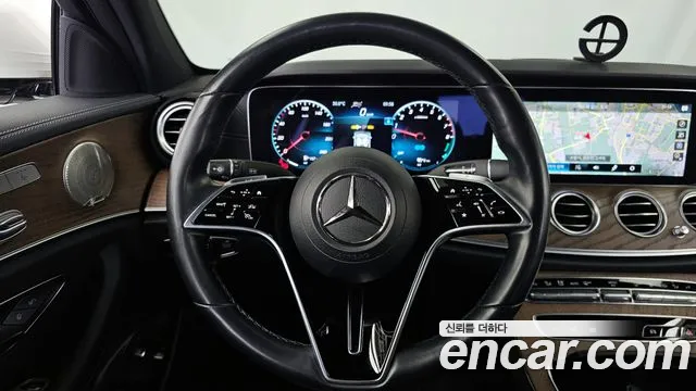 Mercedes-Benz E-Class 2021 — фото 18