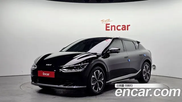 Kia EV6 2023 — фото 1