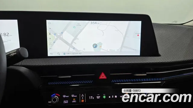 Kia EV6 2023 — фото 19