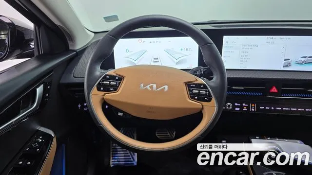 Kia EV6 2023 — фото 20