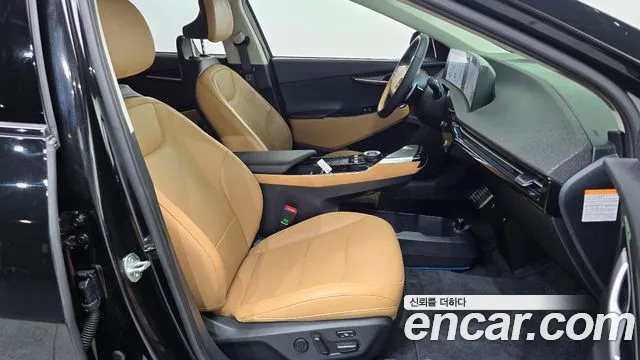 Kia EV6 2023 — фото 16