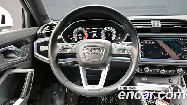 Audi Q3 2020 — фото 18