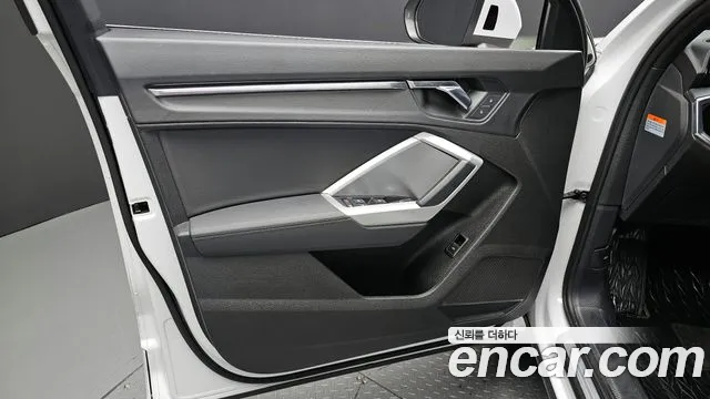Audi Q3 2020 — фото 14