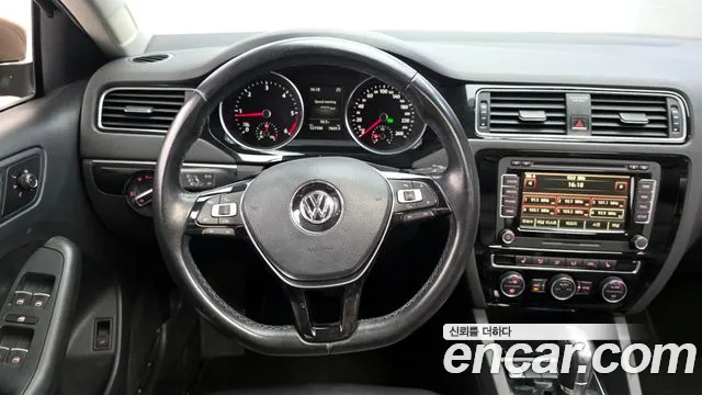 Volkswagen Jetta 2015 — фото 13