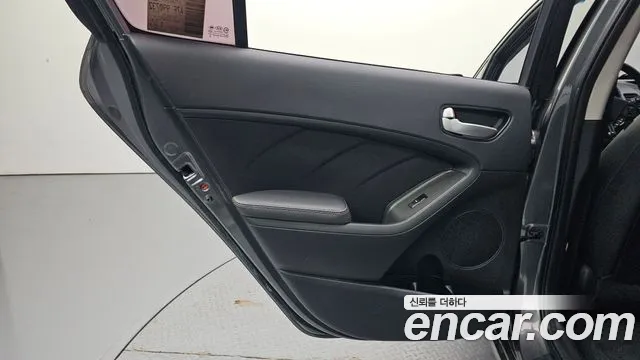 Kia K3 2018 — фото 15